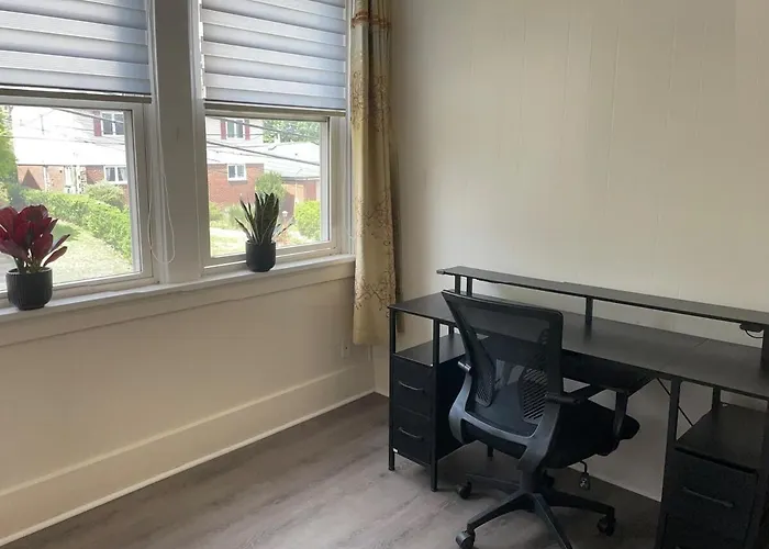Apartment 2br 2 King Beds - Free Parking - Near Bakery Square And Universities