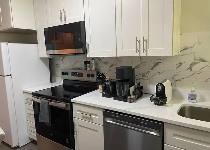 Apartment 2br 2 King Beds - Free Parking - Near Bakery Square And Universities
